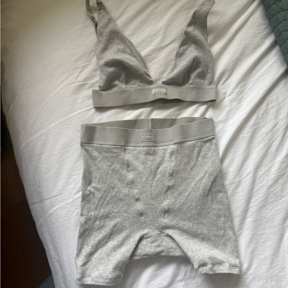 SKIMS Gray Women's Intimates Set